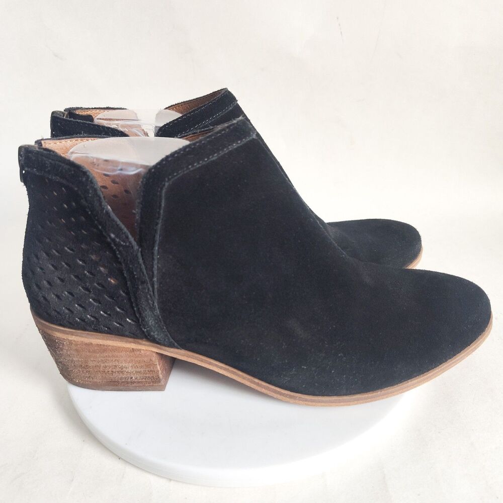Susina V-Cut Boots Size 8 Block Heel Black Perforated Suede Booties Blakely‎ Zip